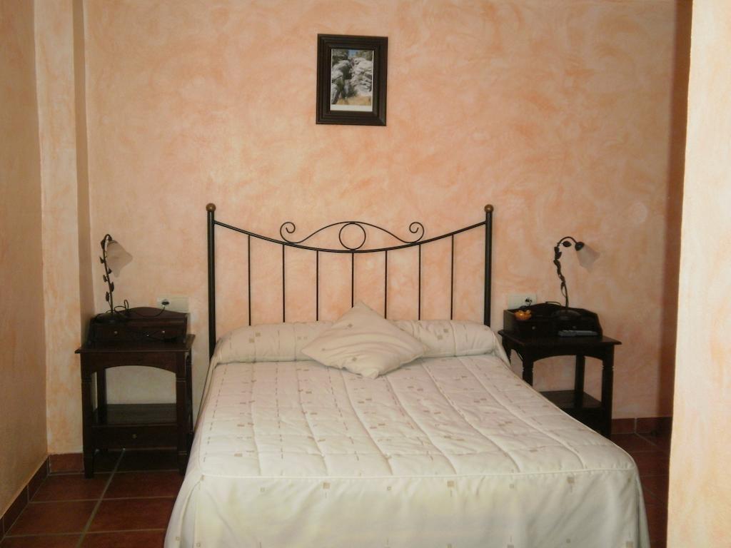 Hostal El Olmo Camarena de la Sierra Room photo