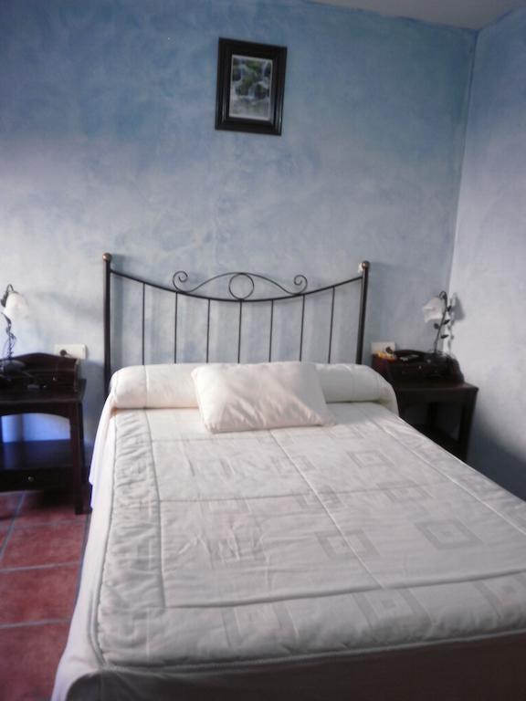 Hostal El Olmo Camarena de la Sierra Room photo