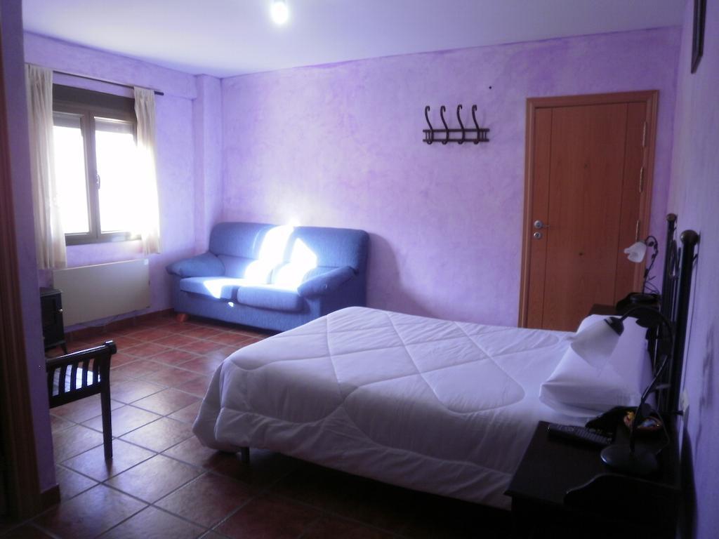 Hostal El Olmo Camarena de la Sierra Room photo